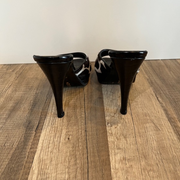 Donald J. Pliner Size 5.5, Animal Calf Hair Platform Open Toe Heels. - Picture 4 of 6